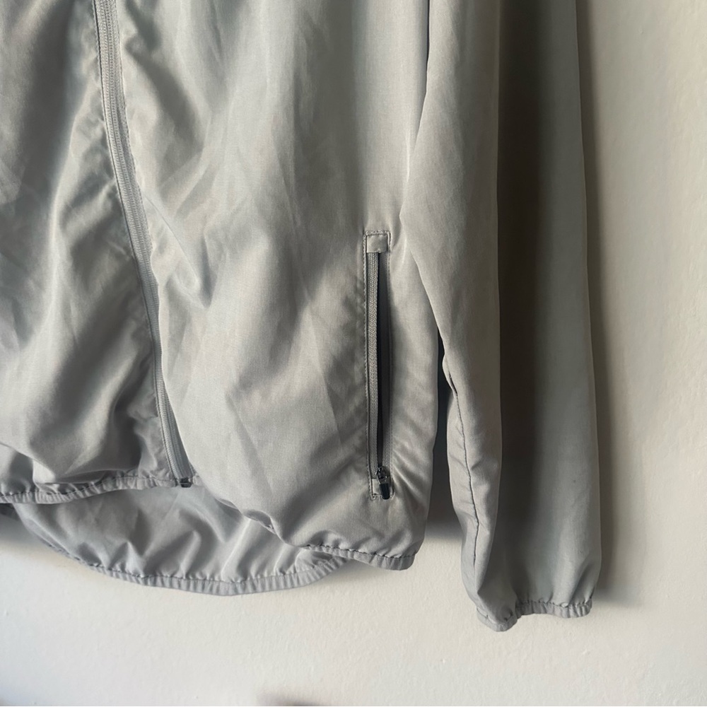 Vuori Outdoor Trainer Shell in Light Grey Medium - Picture 7 of 16